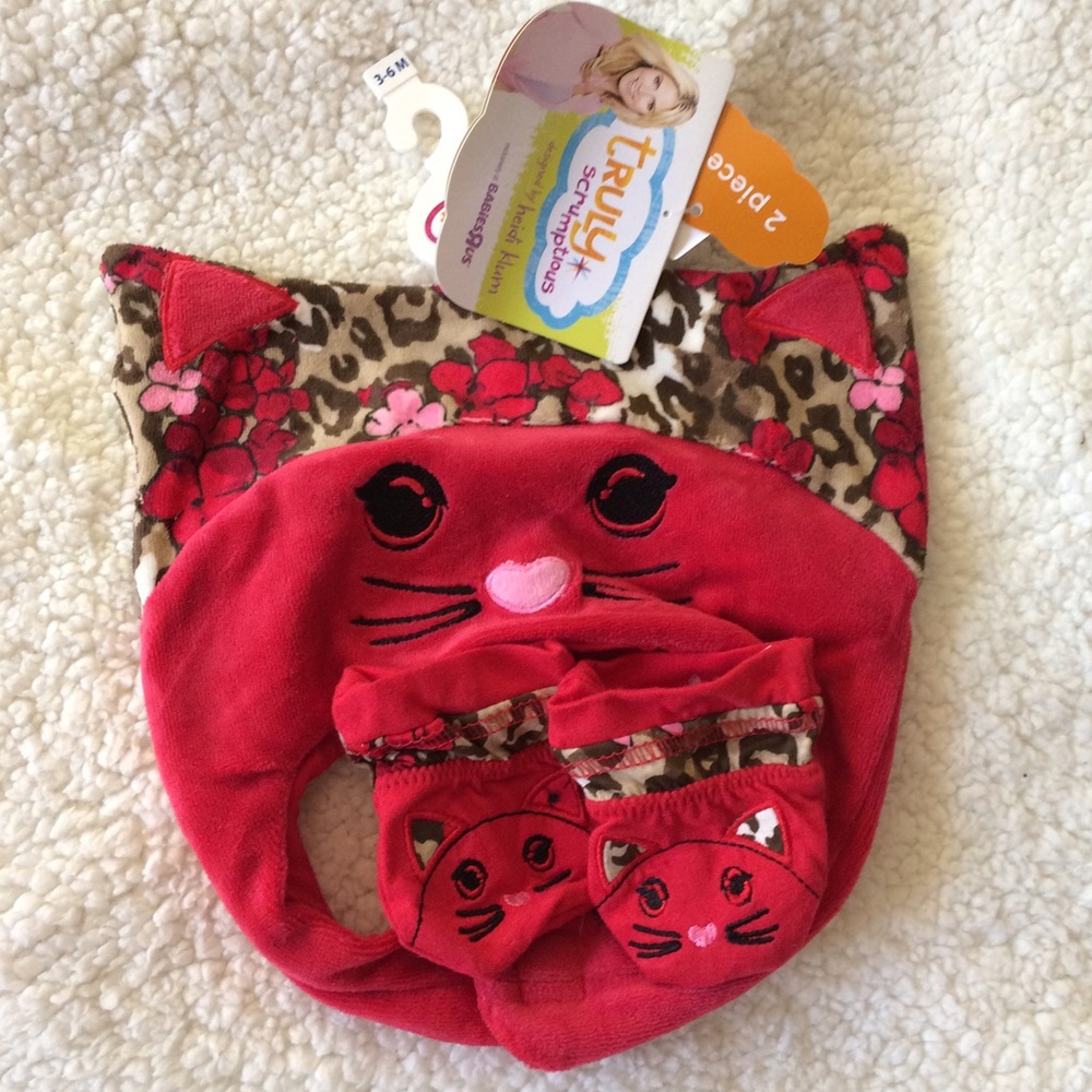 Girls Winter Hat and Mitten Combo 0-3 months